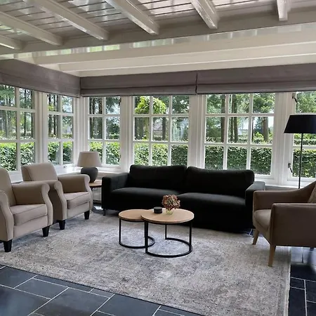 Holiday home Sfeervol Huis Op De Rand Natuurgebied De Renderklippen *